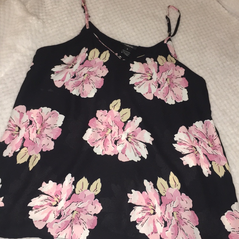 Rue 21 Floral Top - Picture 2 of 6